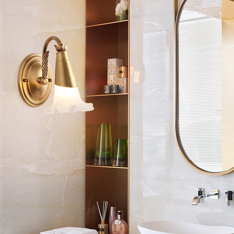 Skørter | Traditional Style Flower Wall Light 1/2-Light Frosted Glass Candle Holder in Gold for Bathroom