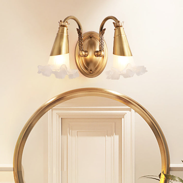 Skørter | Traditional Style Flower Wall Light 1/2-Light Frosted Glass Candle Holder in Gold for Bathroom
