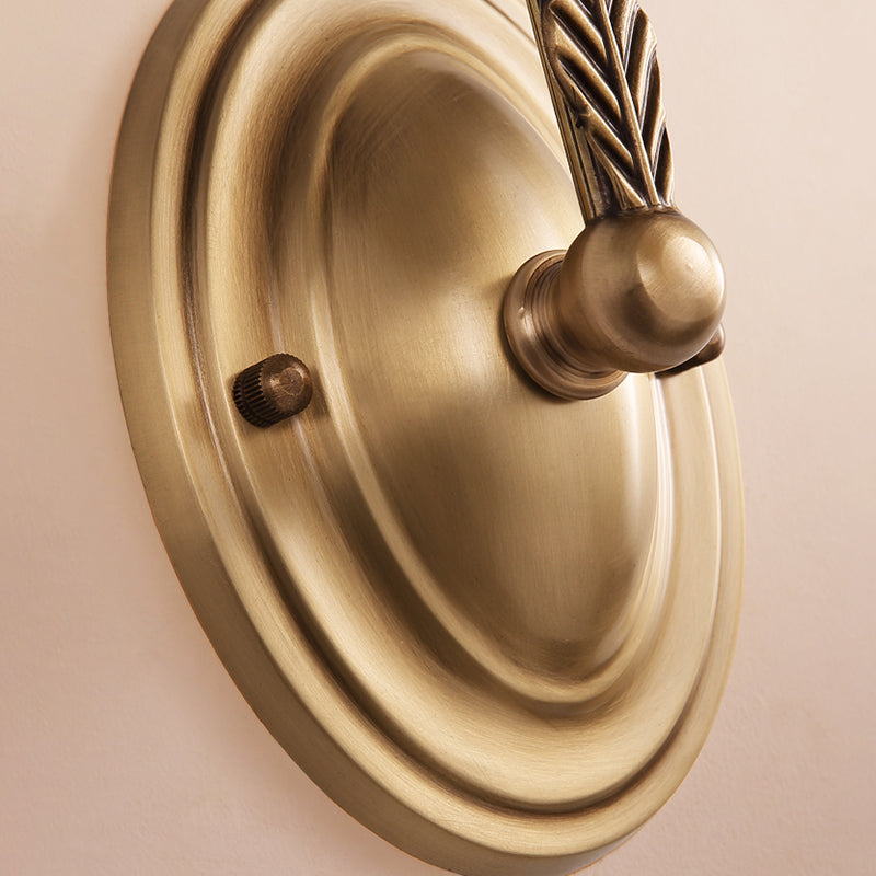 Skørter | Traditional Style Flower Wall Light 1/2-Light Frosted Glass Candle Holder in Gold for Bathroom