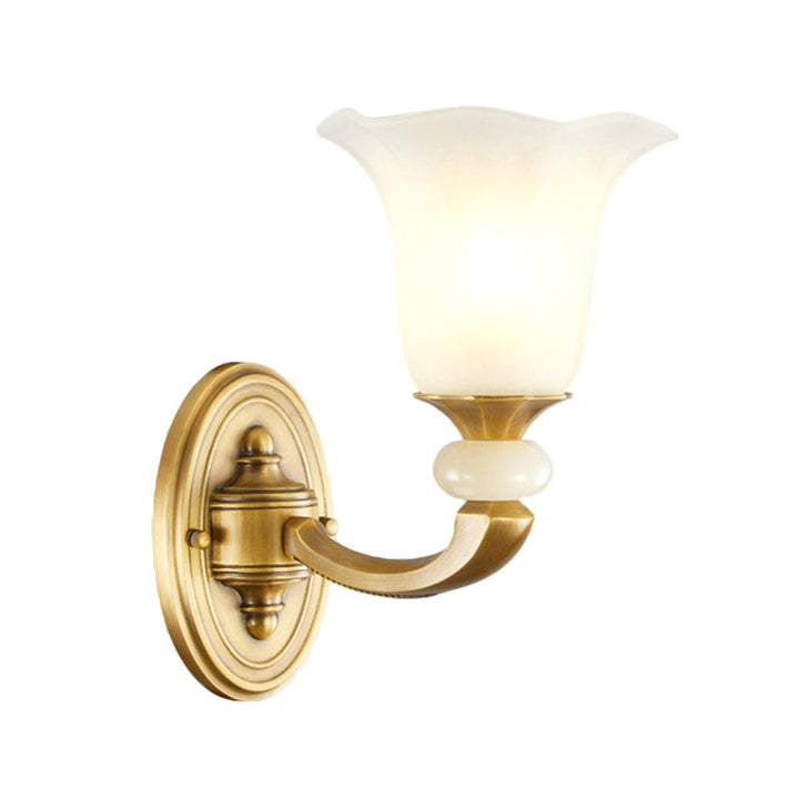 Skørter | Gold Finish 1/2-Bulb Wall Lamp Classic Style Milk White Glass Flower Wall Fixture for Hallway