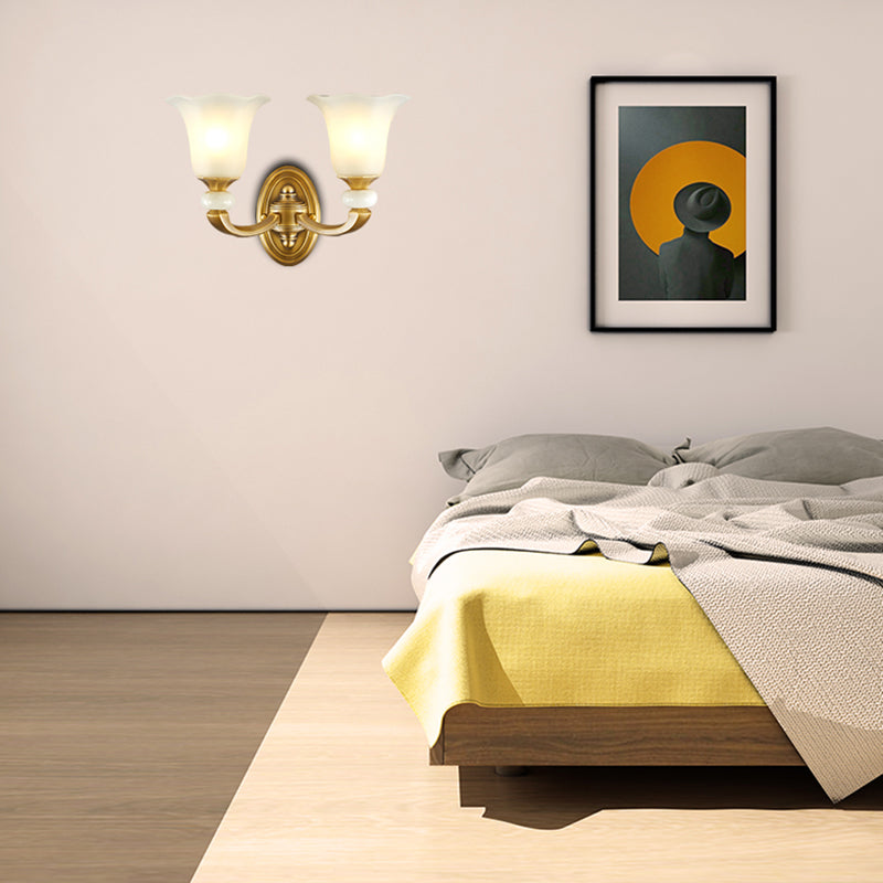 Skørter | Gold Finish 1/2-Bulb Wall Lamp Classic Style Milk White Glass Flower Wall Fixture for Hallway