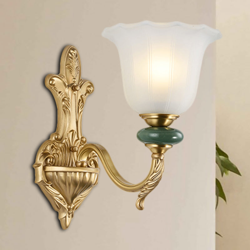 Skørter | 1/2-Head Bell Wall Lamp Vintage Style Opal Glass Wall Mount Lamp with Gold Curved Arm for Bedside