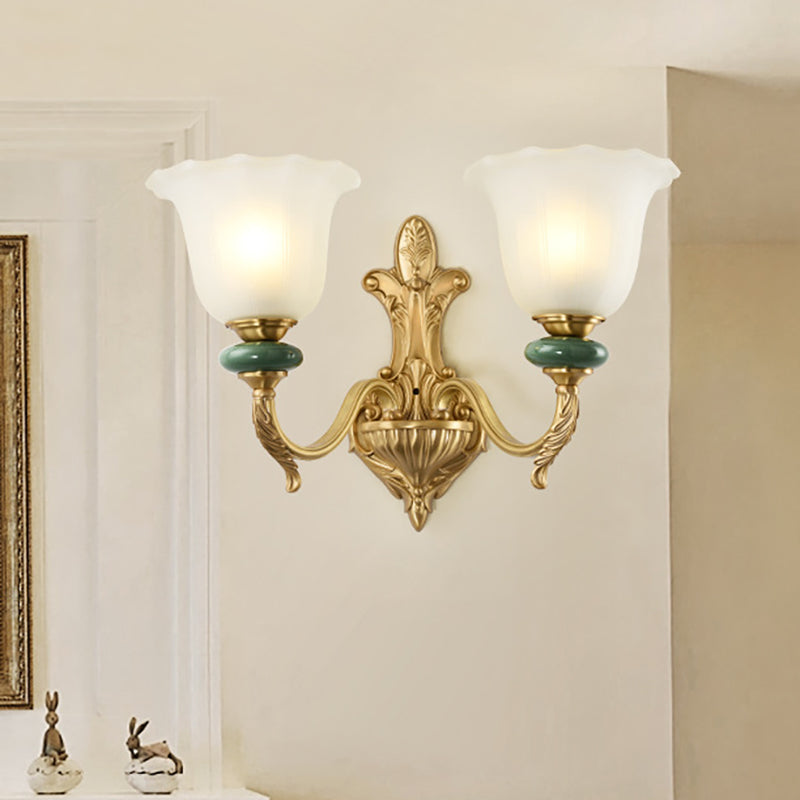 Skørter | 1/2-Head Bell Wall Lamp Vintage Style Opal Glass Wall Mount Lamp with Gold Curved Arm for Bedside