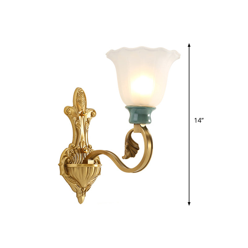 Skørter | Petal Shade Bedroom Wall Mount Lamp Vintage Stylish Frosted Glass 1/2-Bulb Gold Finish Wall Light
