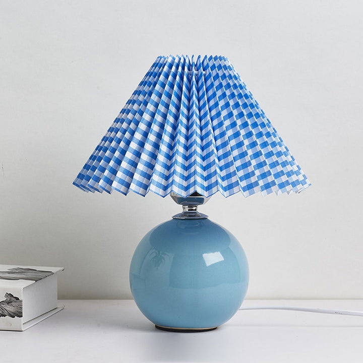 Lisslune | Nordic minimalist 1-light table lamp made of ceramic with pleats