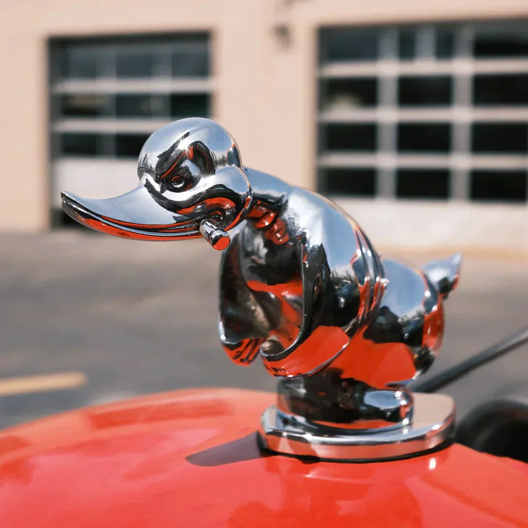 Lisslune | CarMascot - Stylish chrome duck figure