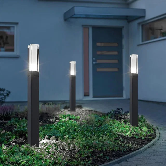 Lisslune | Elegant Solar Post Light