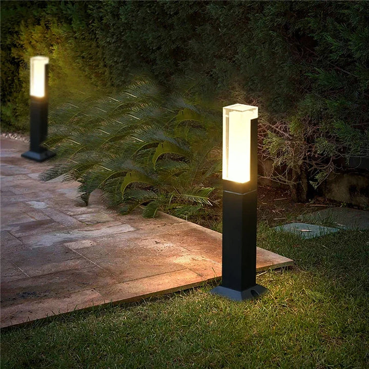Lisslune | Elegant Solar Post Light