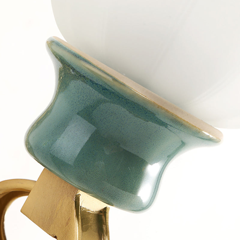 Skørter | Petal Shade Bedroom Wall Mount Lamp Vintage Stylish Frosted Glass 1/2-Bulb Gold Finish Wall Light