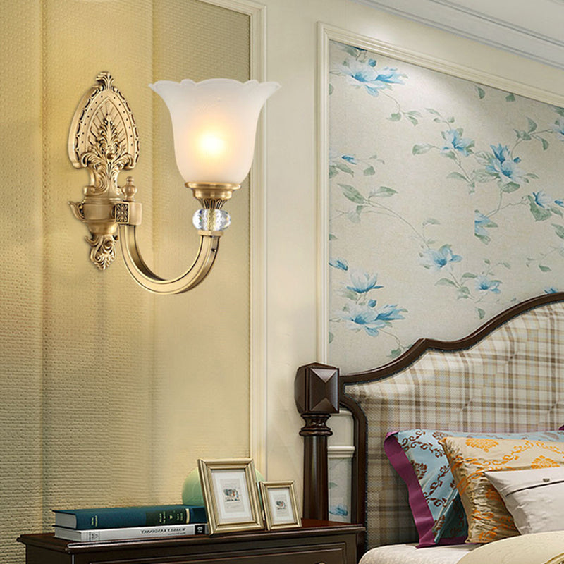 Skørter | Bell Frosted Glass Wall Lamp Fixture Vintage Style 1/2-Head Bedside Wall Light with Gold Backplate