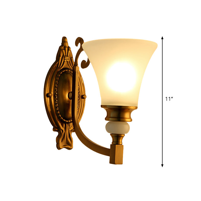 Skørter | Flared Shade Bedroom Wall Lighting Vintage Style Frosted Glass 1/2-Light Brass Finish Wall Lamp