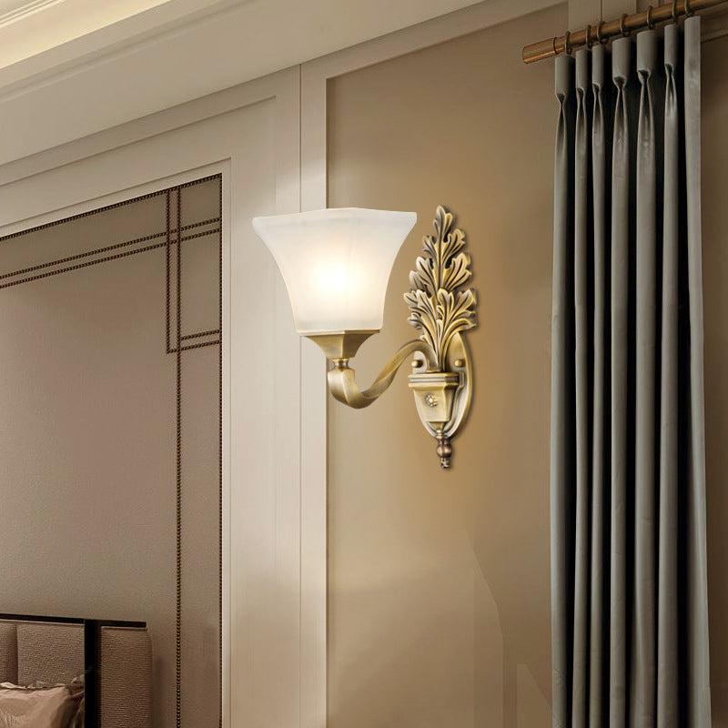 Skørter | Gold 1/2-Light Wall Lamp Vintage Style Opal Glass Bell Shade Wall Mount Lighting for Living Room