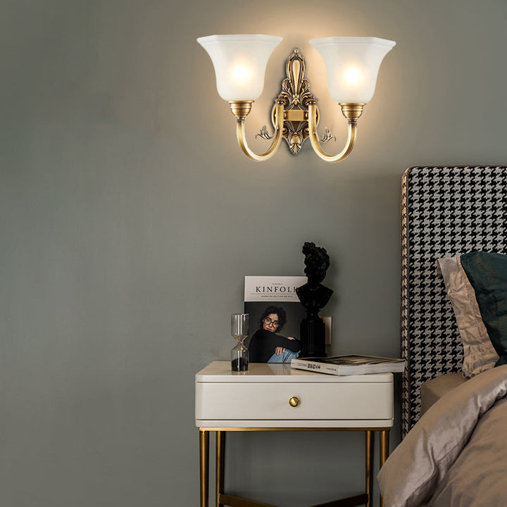 Skørter | Vintage curved wall-mounted lamp 1/2-head brass metal wall sconce with white glass bell shade