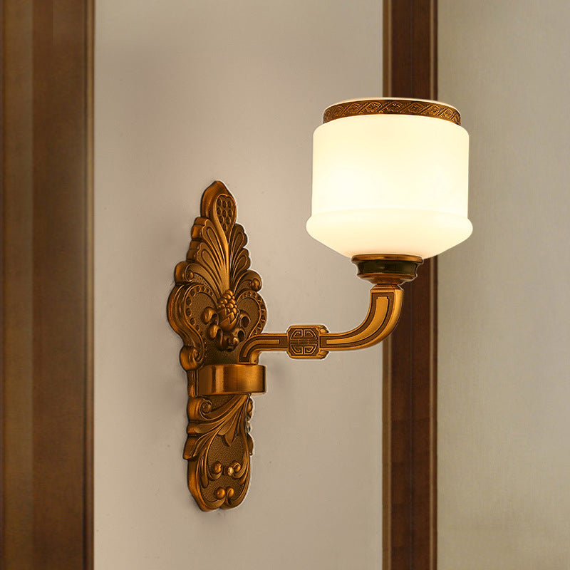 Skørter | 1/2-Light Wall Mount Lighting Vintage Style Drum Shade White Glass Wall Lamp in Brass