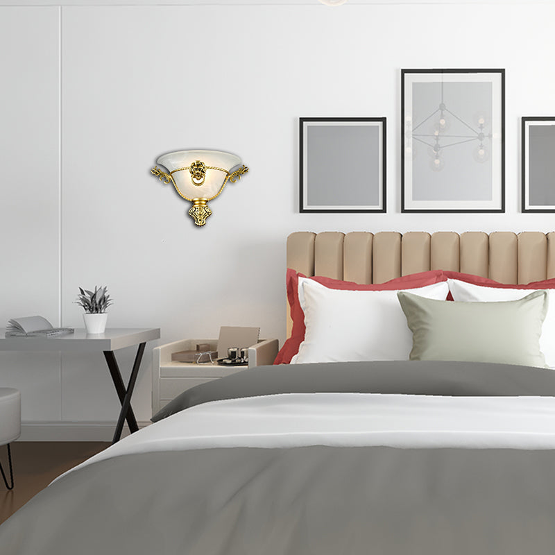 Skørter | 1 Bulb Trumpet Wall Lamp Colonial Opal Glass Wall Light with Copper/Brass Lion Metal Decor for Nightstand
