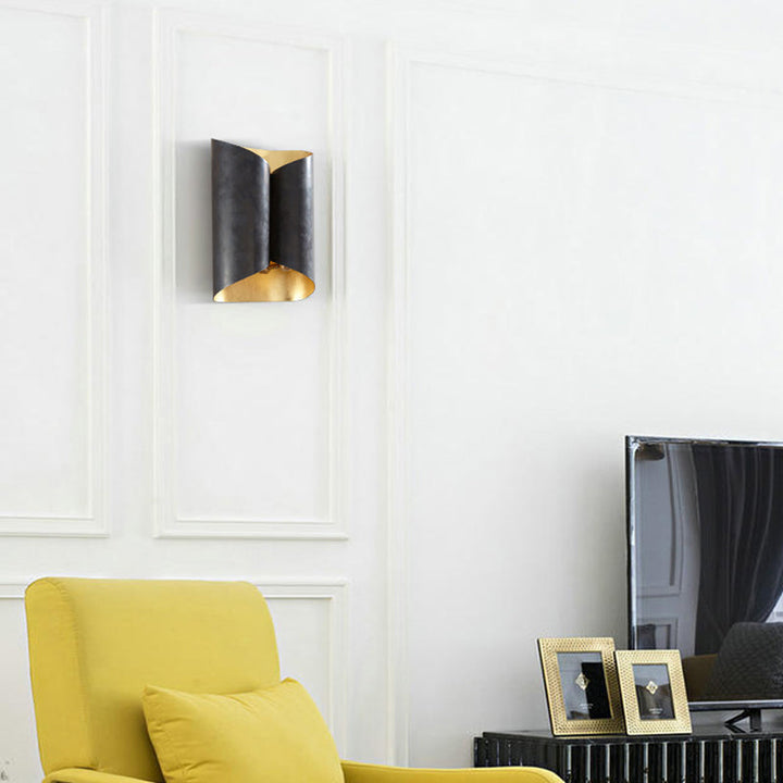 Skørter | 2-Light Scroll Wall Lamp Simple Black and Gold Iron Wall-Mounted Lighting Fixture