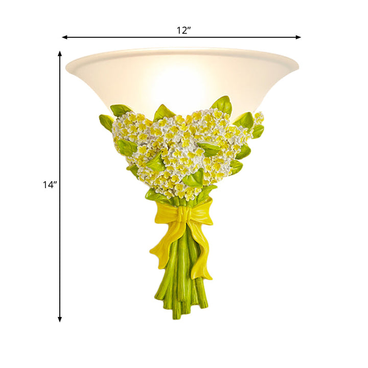Skørter | 1-Head Frosted Glass Wall Light Modern White Slim Wall Lamp with Yellow/Pink Gypsophila Flower Arrangement Element