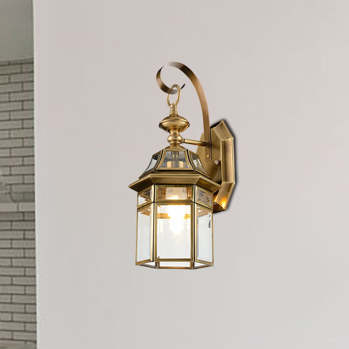 Skørter | Brass Lantern Wall Lamp Traditionalist Metal 1 Light Outdoor Wall Mount Lighting with Clear Glass Panel