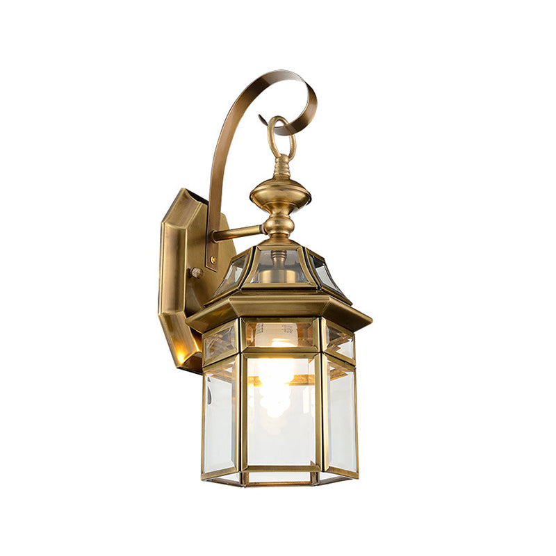 Skørter | Brass Lantern Wall Lamp Traditionalist Metal 1 Light Outdoor Wall Mount Lighting with Clear Glass Panel