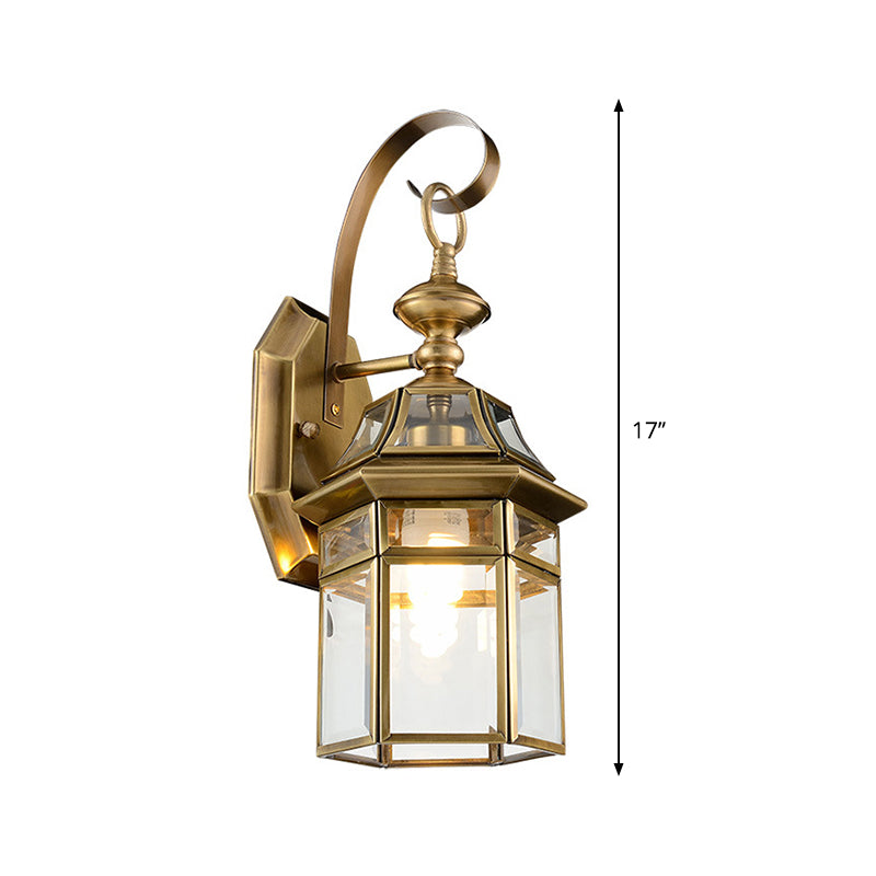 Skørter | Brass Lantern Wall Lamp Traditionalist Metal 1 Light Outdoor Wall Mount Lighting with Clear Glass Panel