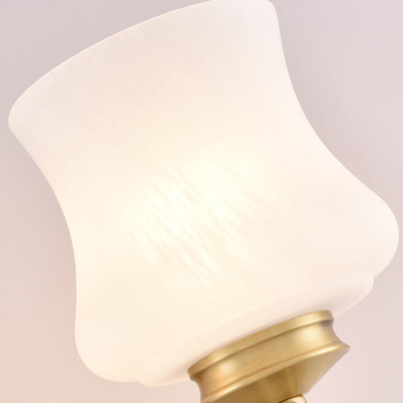 Skørter | 1/2-head Wall Mount Lighting Vintage Style Bell Shade White Glass Wall Lamp in Brass for the Living Room