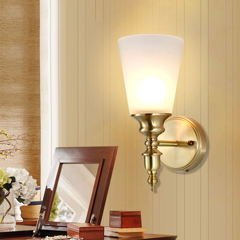Skørter | Frosted Glass Conical Wall Lamp Vintage Style 1/2-Cup Indoor Wall Lighting in Brass