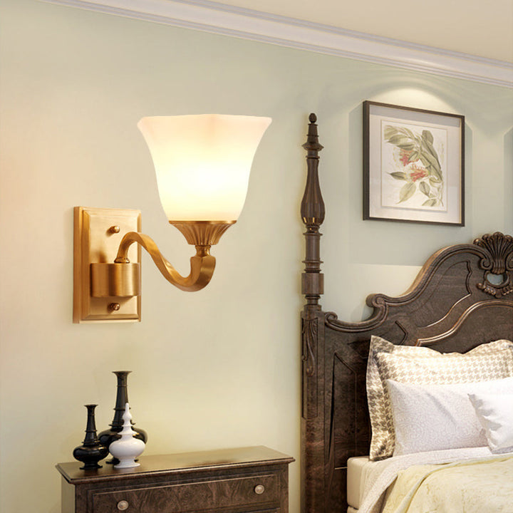 Skørter | Brass Curved Arm Wall Light Modernism Style Metal 1/2-Light Nightstand Wall Scone Lamp with Opal Glass Bell Shade