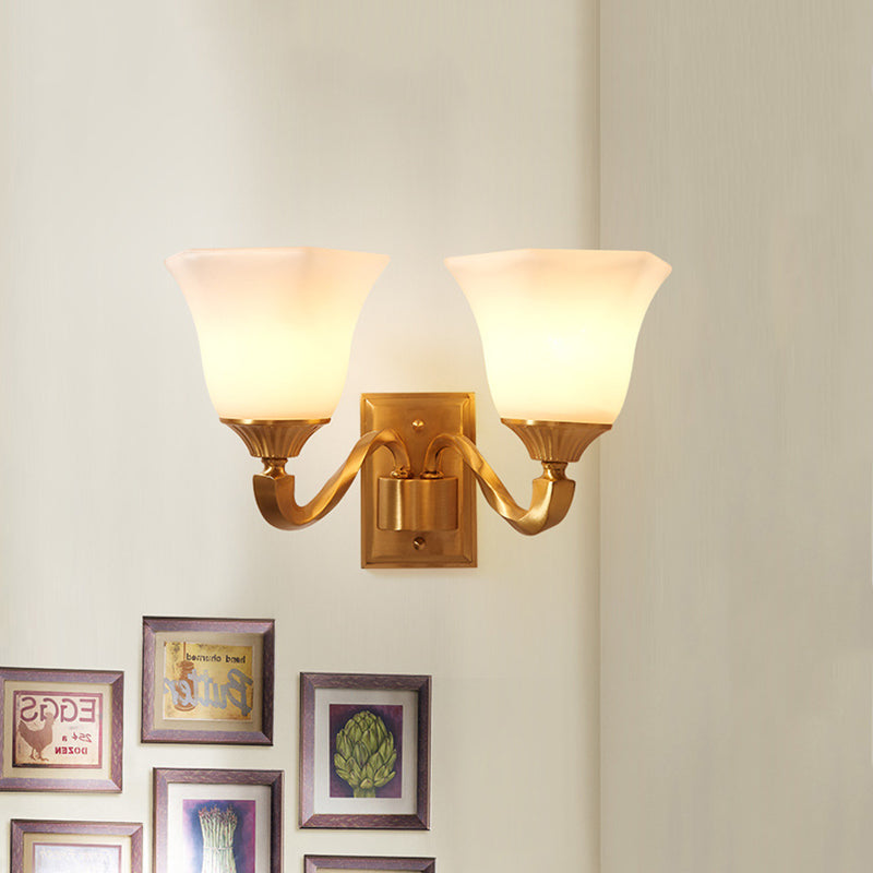 Skørter | Brass Curved Arm Wall Light Modernism Style Metal 1/2-Light Nightstand Wall Scone Lamp with Opal Glass Bell Shade