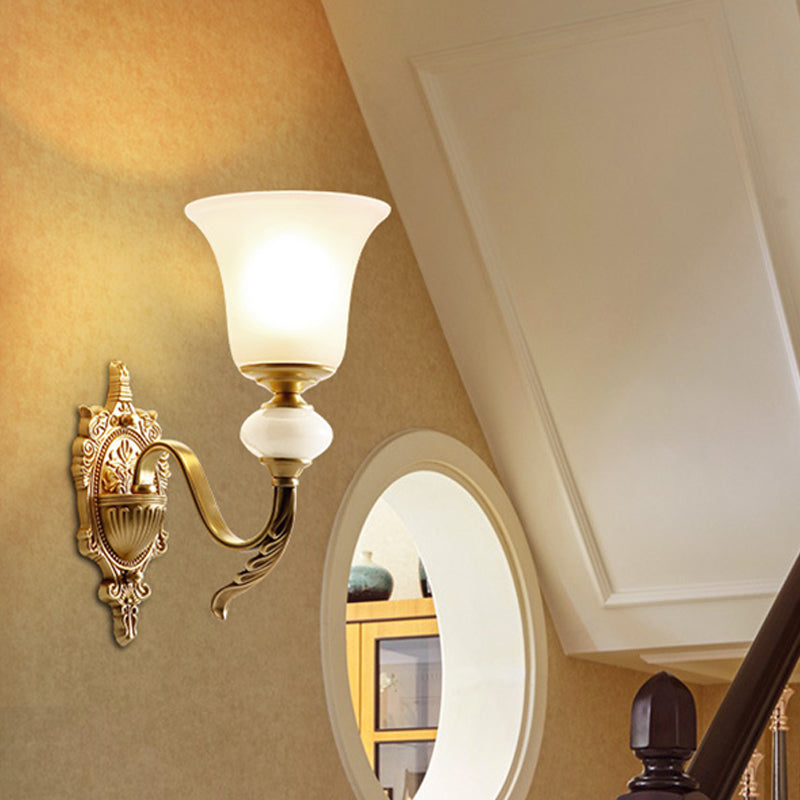 Skørter | Classic Style Bell Wall Lighting Fixture 1 Bulb Frosted Glass Wall Mounted Lamp in Brass for Staircase