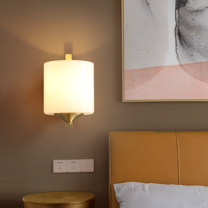 Skørter | 1 Light Drum Shade Wall Sconce Light Modernism Style White Glass Wall Lamp in Brass for Bedroom