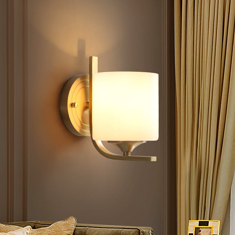 Skørter | 1 Light Drum Shade Wall Sconce Light Modernism Style White Glass Wall Lamp in Brass for Bedroom