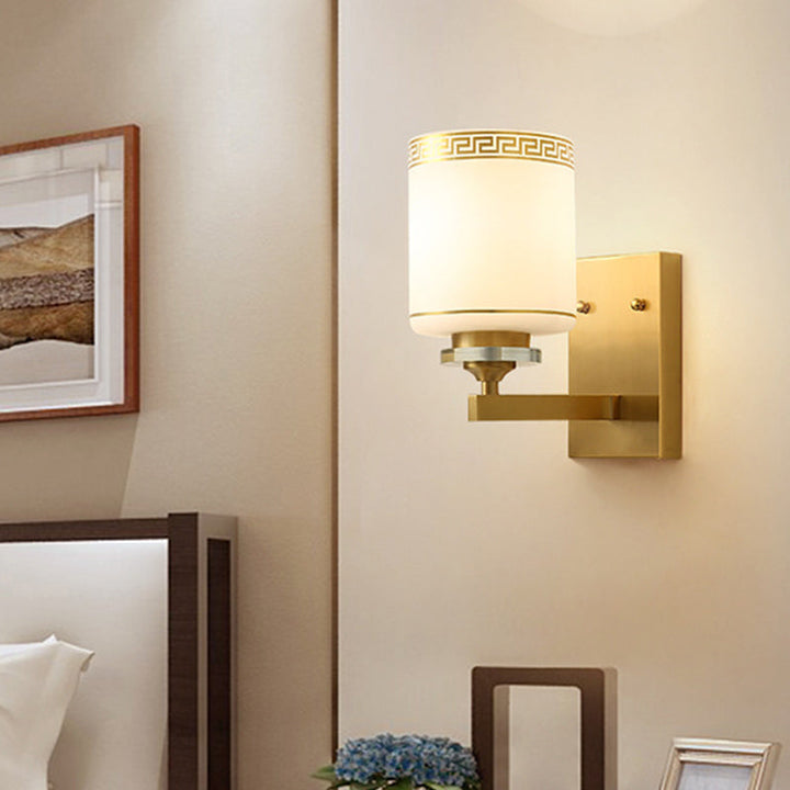 Skørter | 1 Light Wall Lamp Modern Style Drum Shade White Glass Wall Light Fixture in Brass for Hallway