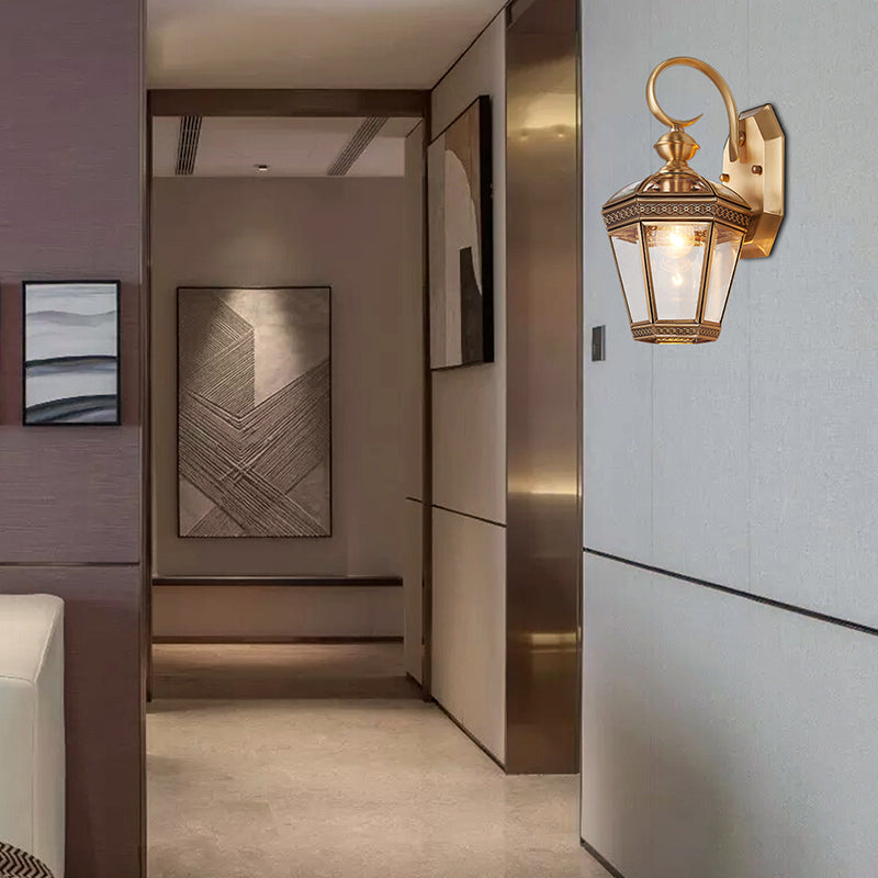 Skørter | Traditional Geometric Wall Mounted Light Single Bulb Brass Metal Wall Fixture for Balcony, 6"/7.5" Wide