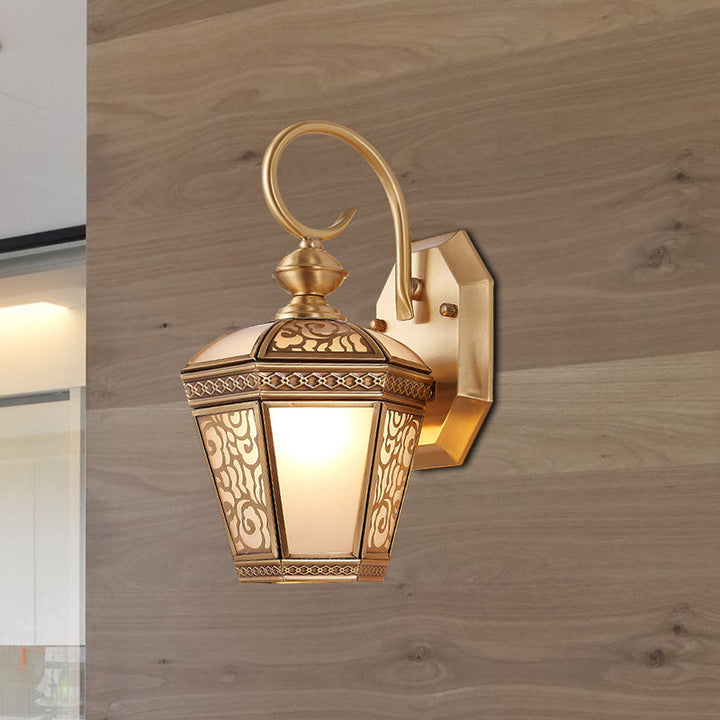 Skørter | Traditional Geometric Wall Mounted Light Single Bulb Brass Metal Wall Fixture for Balcony, 6"/7.5" Wide
