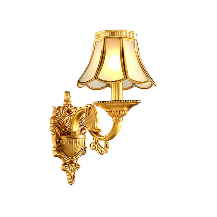 Skørter | Traditional Scallop Wall Lamp 1/2-Ball Metal Lighting Fixture in Brass for Living Room
