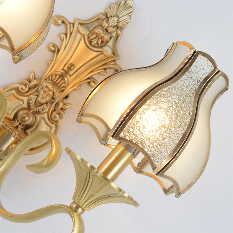 Skørter | 1/2 Frame Metal Wall Lamp Traditional Brass Curved Living Room Wall Light Fixture