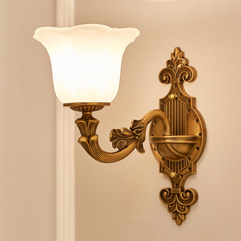 Skørter | Traditional Bell Shade Wall Light 1/2-Light Frosted Glass Wall Light in Brass for Hallway