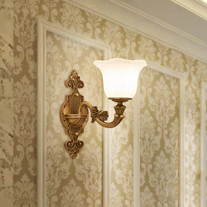 Skørter | Traditional Bell Shade Wall Light 1/2-Light Frosted Glass Wall Light in Brass for Hallway
