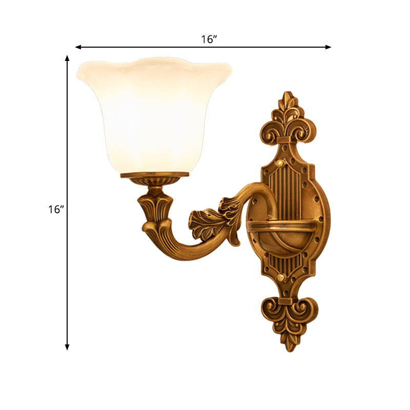 Skørter | Traditional Bell Shade Wall Light 1/2-Light Frosted Glass Wall Light in Brass for Hallway