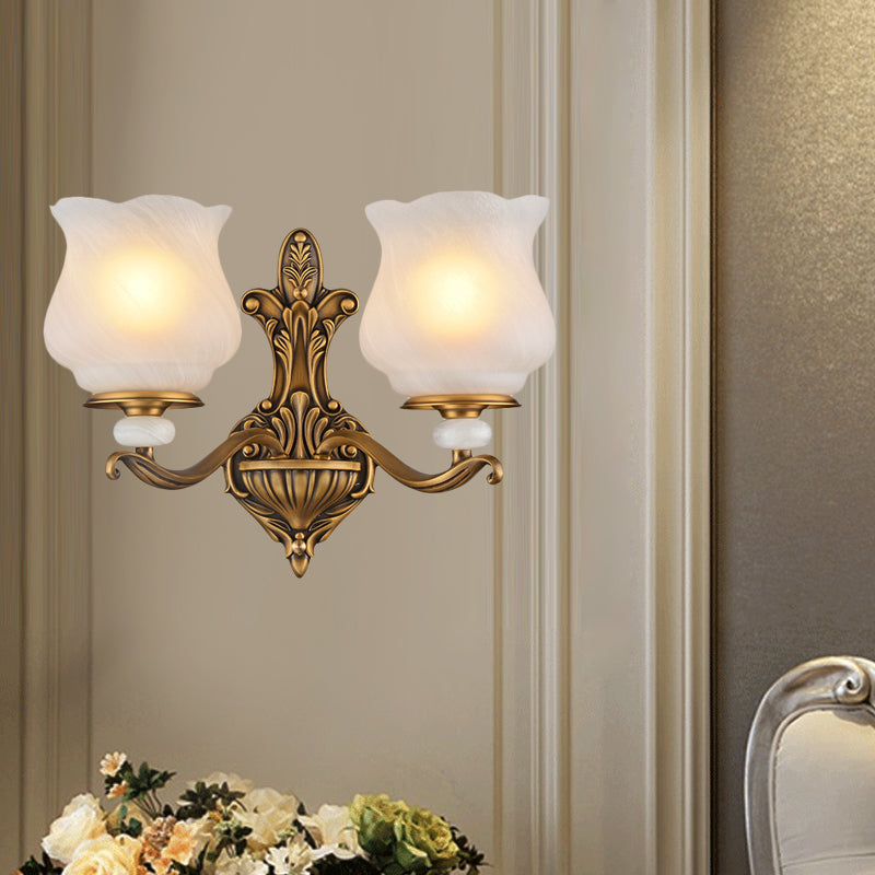 Skørter | 1/2-head wall lamp lighting traditional style petal shade frosted glass wall-mounted lamp in brass