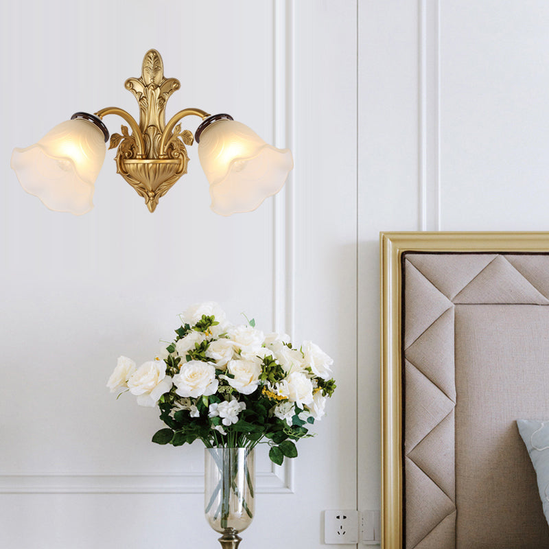 Skørter | Milk Glass Bell Wall Light Vintage Stylish 1/2-Head Hall Wall Mounted Lamp in Brass