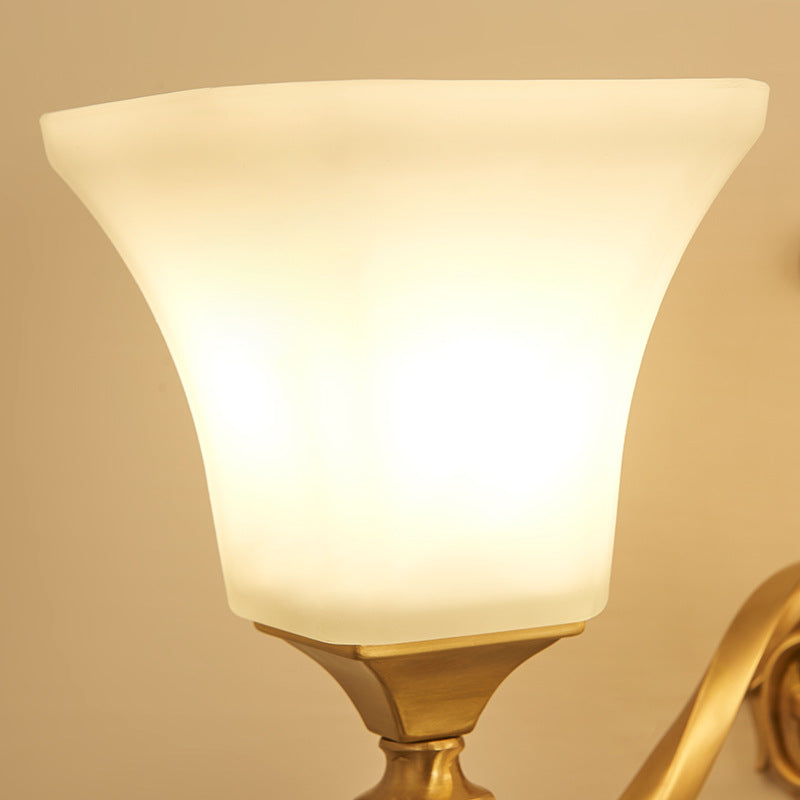 Skørter | 1/2-Pear Wall Lights Fixture Traditional Style Bell Shade Matte Glass Wall Mount Light in Brass