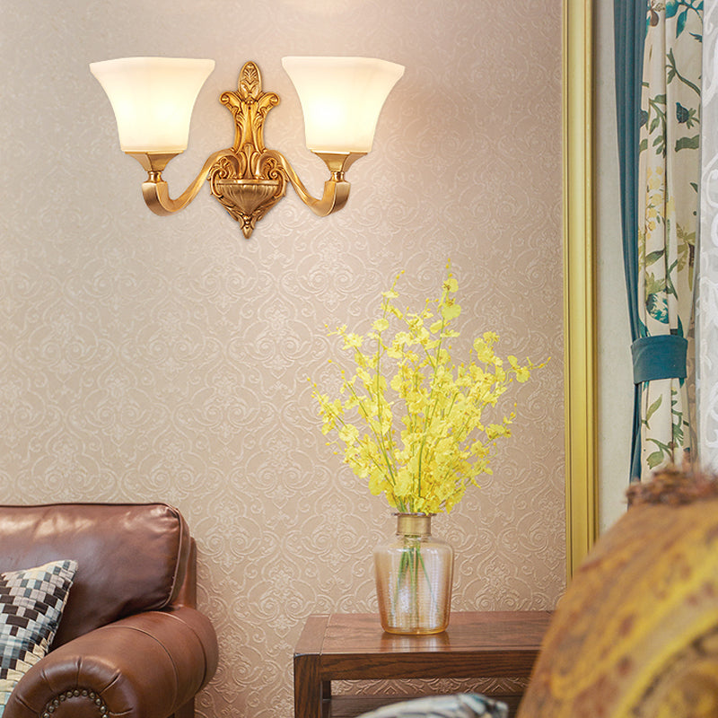 Skørter | 1/2-Pear Wall Lights Fixture Traditional Style Bell Shade Matte Glass Wall Mount Light in Brass