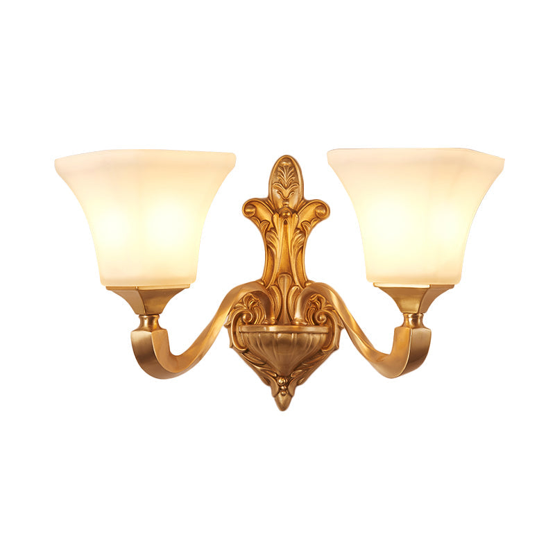 Skørter | 1/2-Pear Wall Lights Fixture Traditional Style Bell Shade Matte Glass Wall Mount Light in Brass