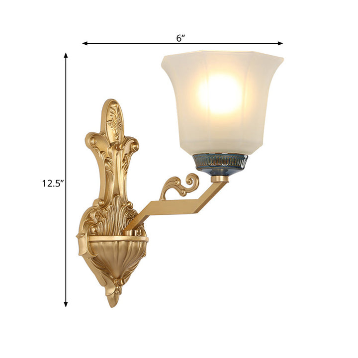 Skørter | 1/2-Light Wall Lamp with Expanding Shade Opal Glass Vintage Style Bed Lamp Wall Fixture in Brass