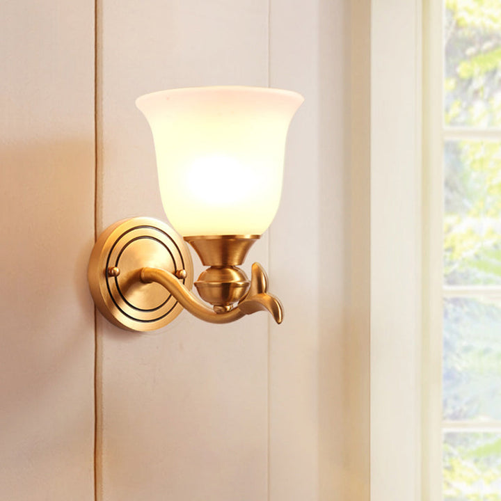 Skørter | Brass-Finish 1/2-Head Wall Lamp Modern Stylish White Glass Flared Shade Wall Lighting Fixture for Bedroom