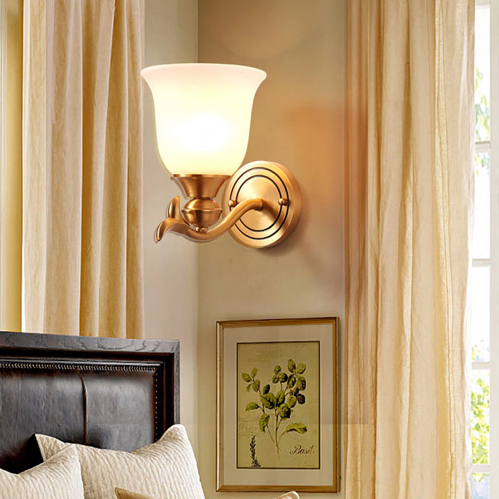 Skørter | Brass-Finish 1/2-Head Wall Lamp Modern Stylish White Glass Flared Shade Wall Lighting Fixture for Bedroom