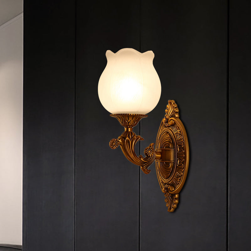 Skørter | Petal Milk Glass Wall Lamp Traditional Stylish 1 Energy Saving Bulb Bedroom Wall Mount Light in Gold