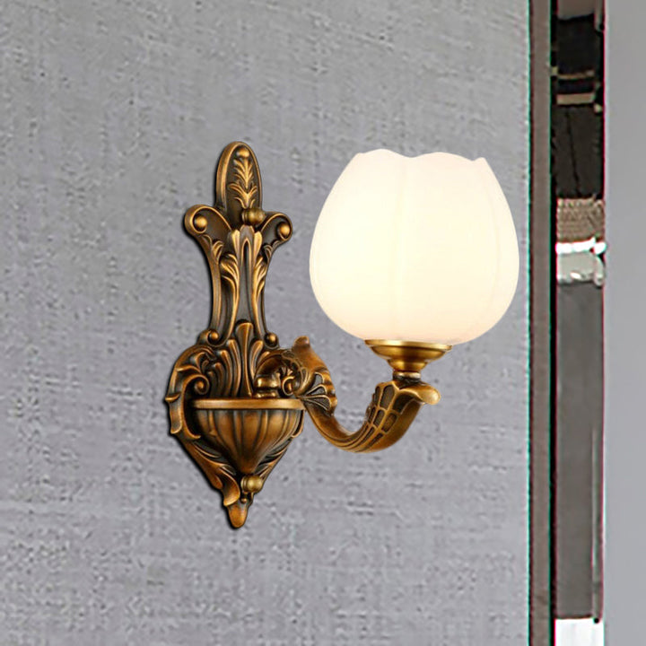 Skørter | 1/2-Light Bowl Wall Lamp Vintage Stylish Antique Brass Metal Wall Light with Milk Glass Shade