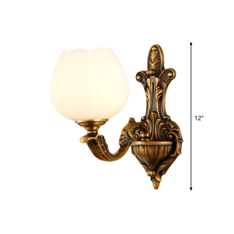 Skørter | 1/2-Light Bowl Wall Lamp Vintage Stylish Antique Brass Metal Wall Light with Milk Glass Shade